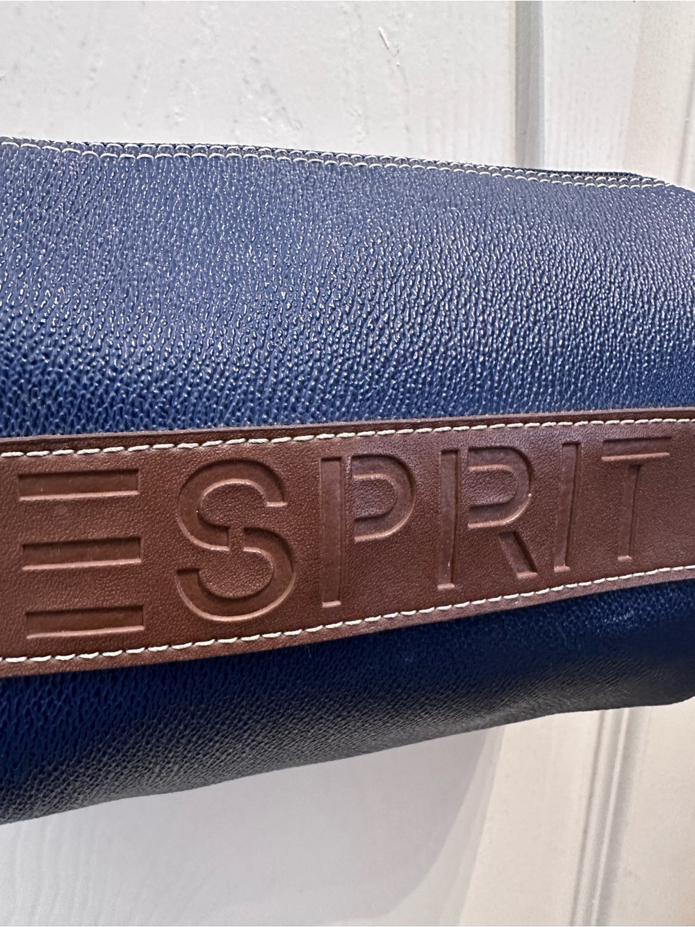 Esprit Navy and Brown 1980’s Vintage Barrel Crossbody - Picture 2 of 8